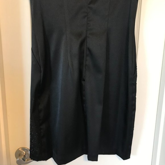 Cocktail Dress with Sparkly Appliqué - Picture 8 of 12